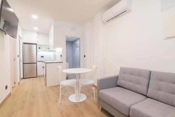 Edificio residencial en calle Pintor Murillo, 21 thumbnail 1