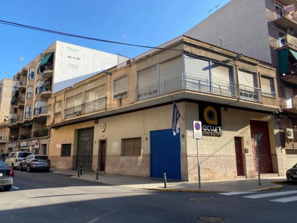 Edificio en Barrio Altabix photo 1