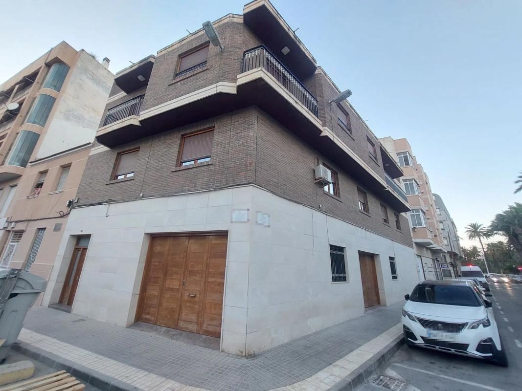 Propiedades en venta y alquiler en España photo 4