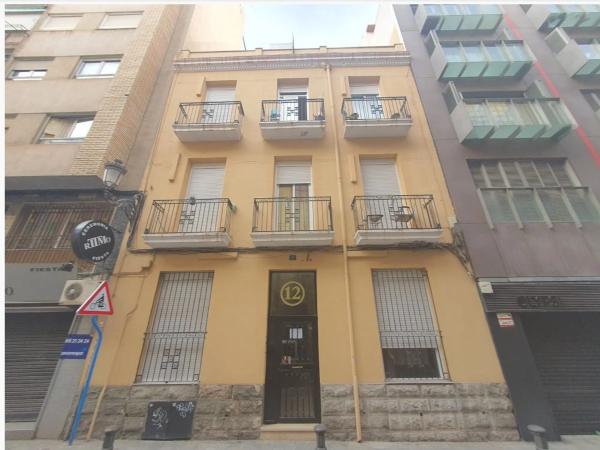 Edificio en calle Colon photo 1