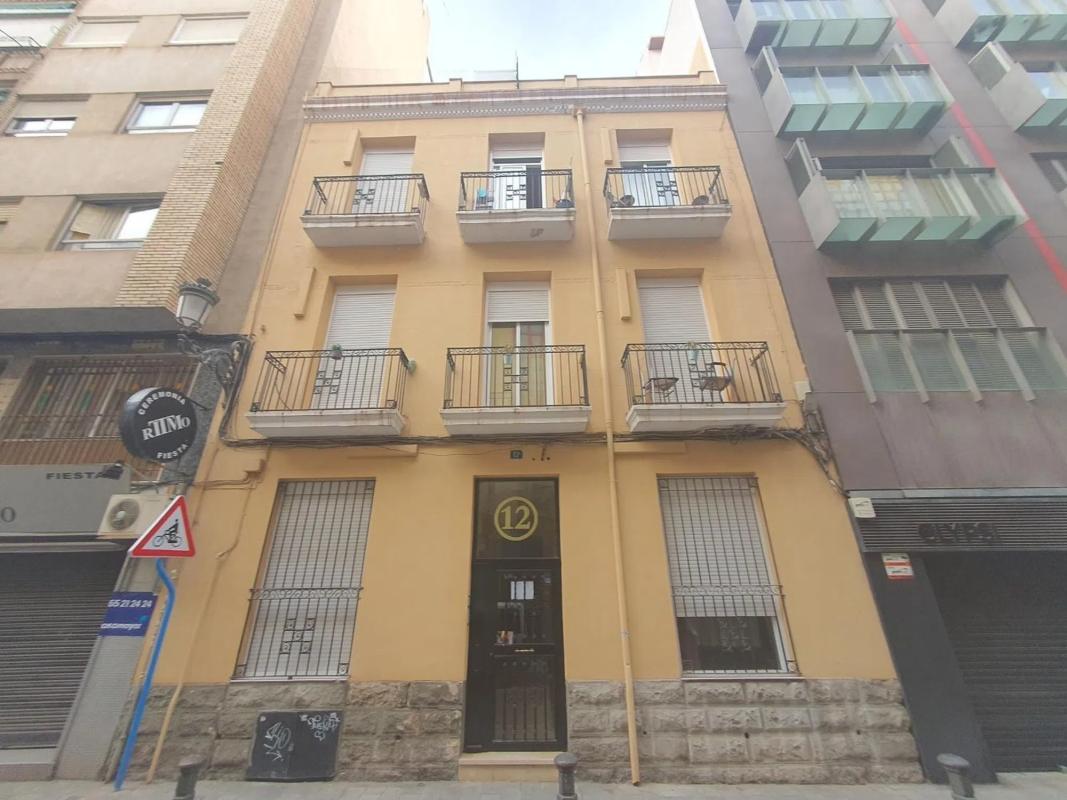Propiedades en venta y alquiler en España photo 2