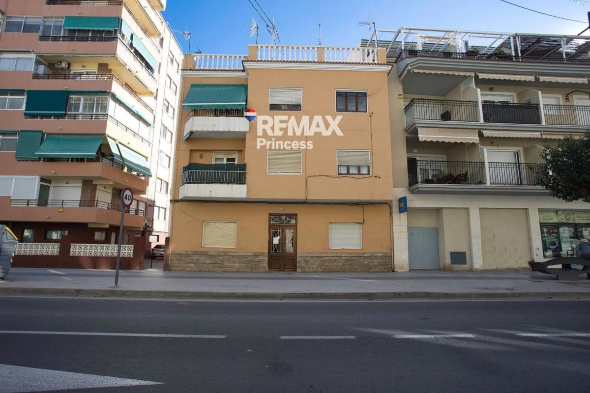 Propiedades en venta y alquiler en España photo 1