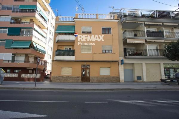 Edificio en calle Sant Bartomeu photo 1