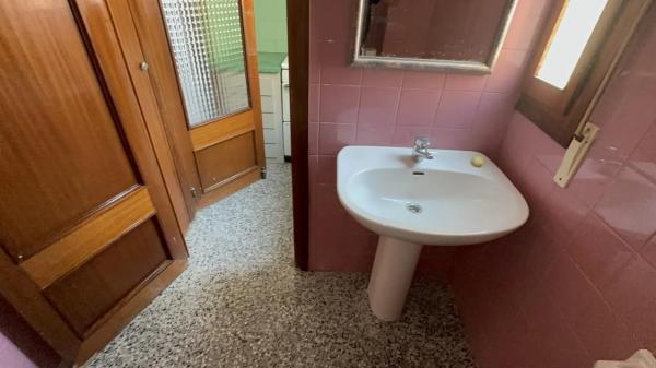 Edificio en travesía de la Granja thumbnail 2