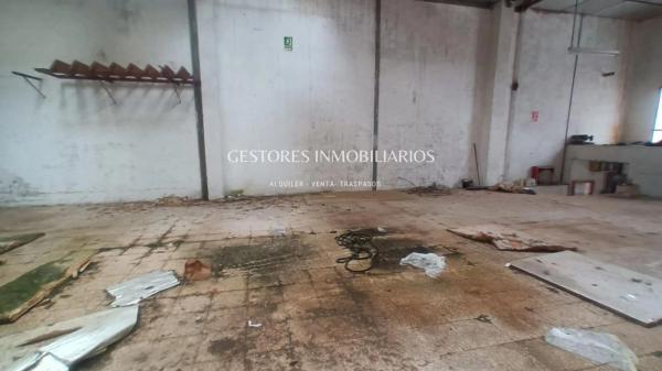 Edificio de uso mixto en calle els Maulets thumbnail 1