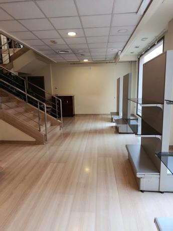 Edificio de uso mixto photo 1