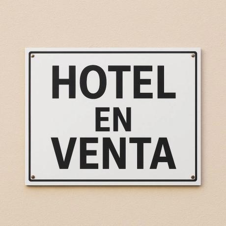 Edificio hotelero en calle de la Palma thumbnail 1