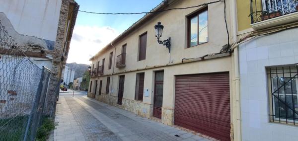 Edificio de uso mixto en San roque, 19 photo 1
