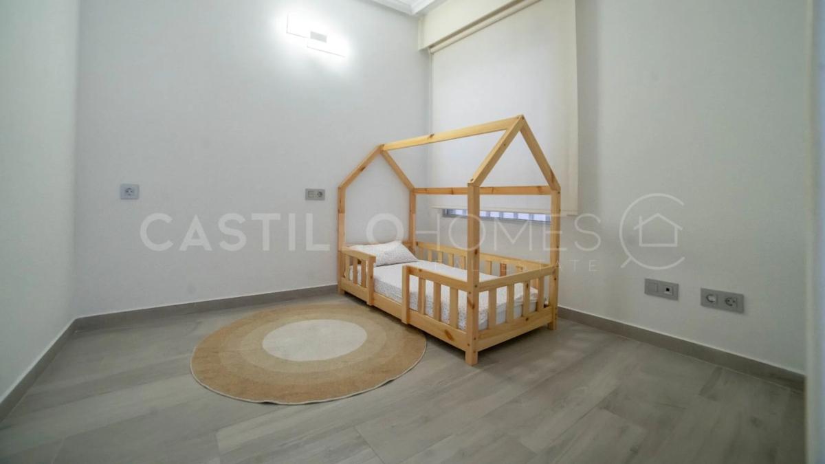 Sale of apartment in Plaza de Capdepont, 4, Torrevieja
 photo 3