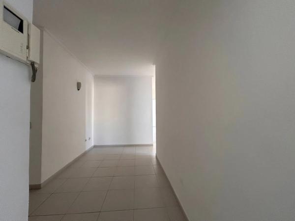 Venta de piso en Plaza Miguel Hernández, Torrevieja
thumbnail 1
