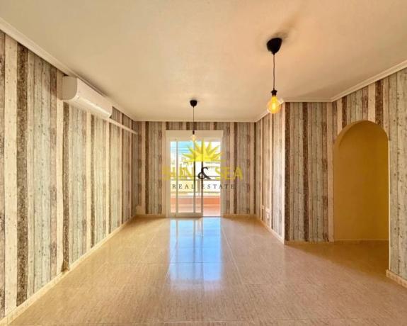 Sprzedaż mieszkania w Barrio Puerto Deportivo, Torrevieja
 photo 1