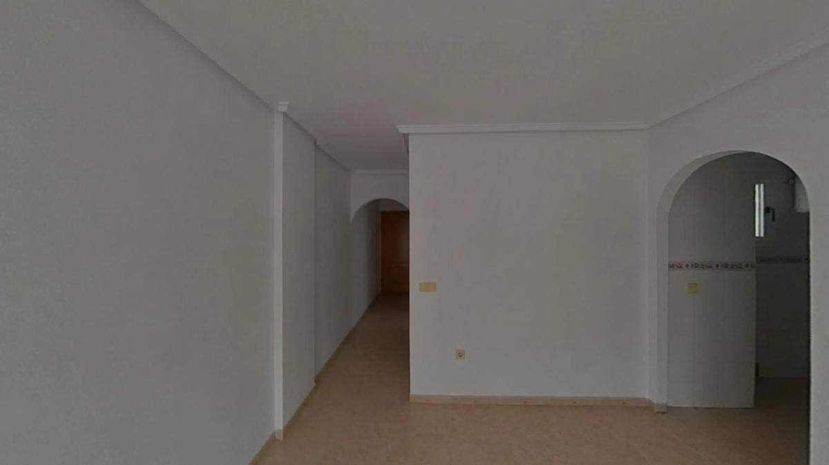 Venta de piso en Calle Maldonado, Torrevieja
photo 3