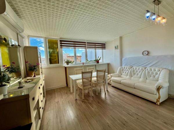 Venta de piso en Calle Joaquín Chapaprieta, Torrevieja
photo 1