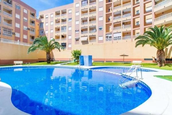 Sprzedaż mieszkania w Calle Bilbao, Torrevieja
 photo 1