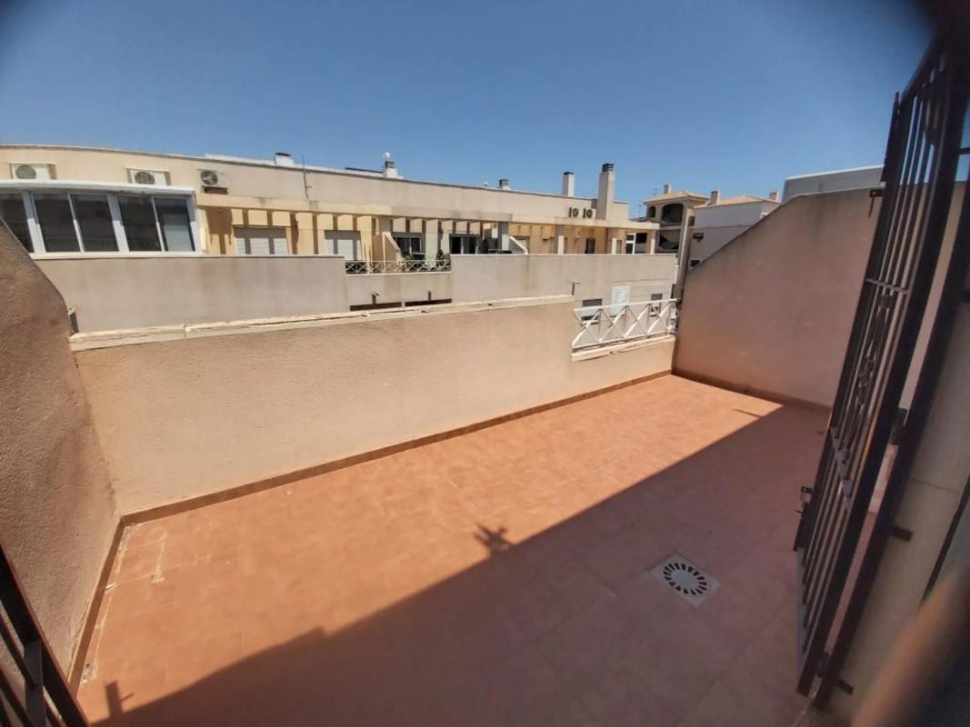 Venta de ático en  Calle San Policarpo, Torrevieja photo 3