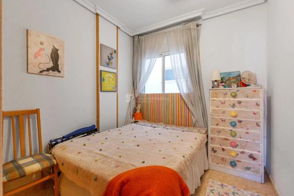 Sprzedaż mieszkania w Calle San Emigdio, 6, Torrevieja
 photo 4