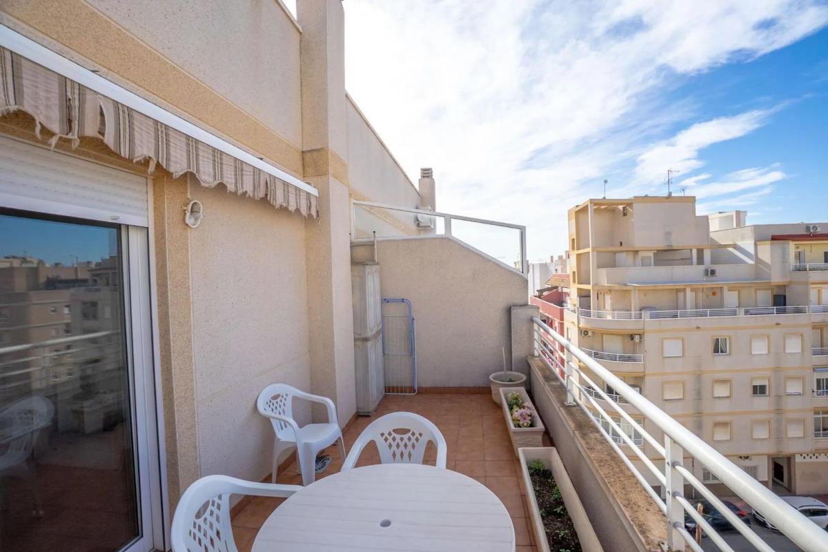 Venta de ático en Barrio El Molino, Torrevieja photo 1