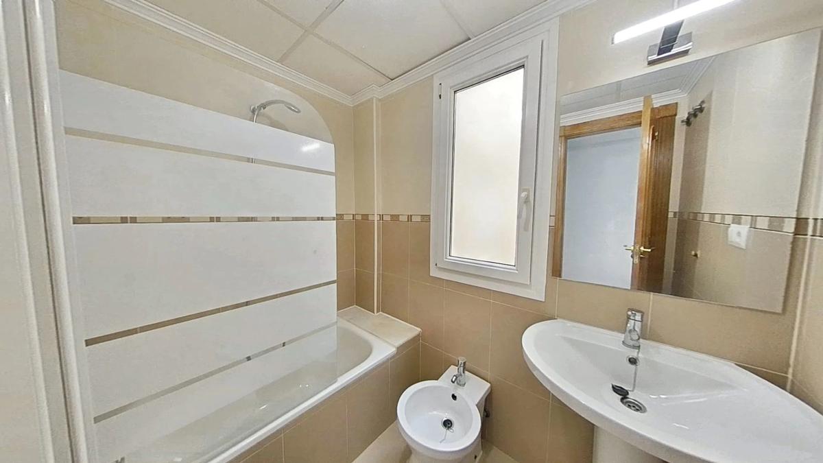 Venta de piso en Barrio Centro - Muelle Pesquero, Torrevieja
photo 3