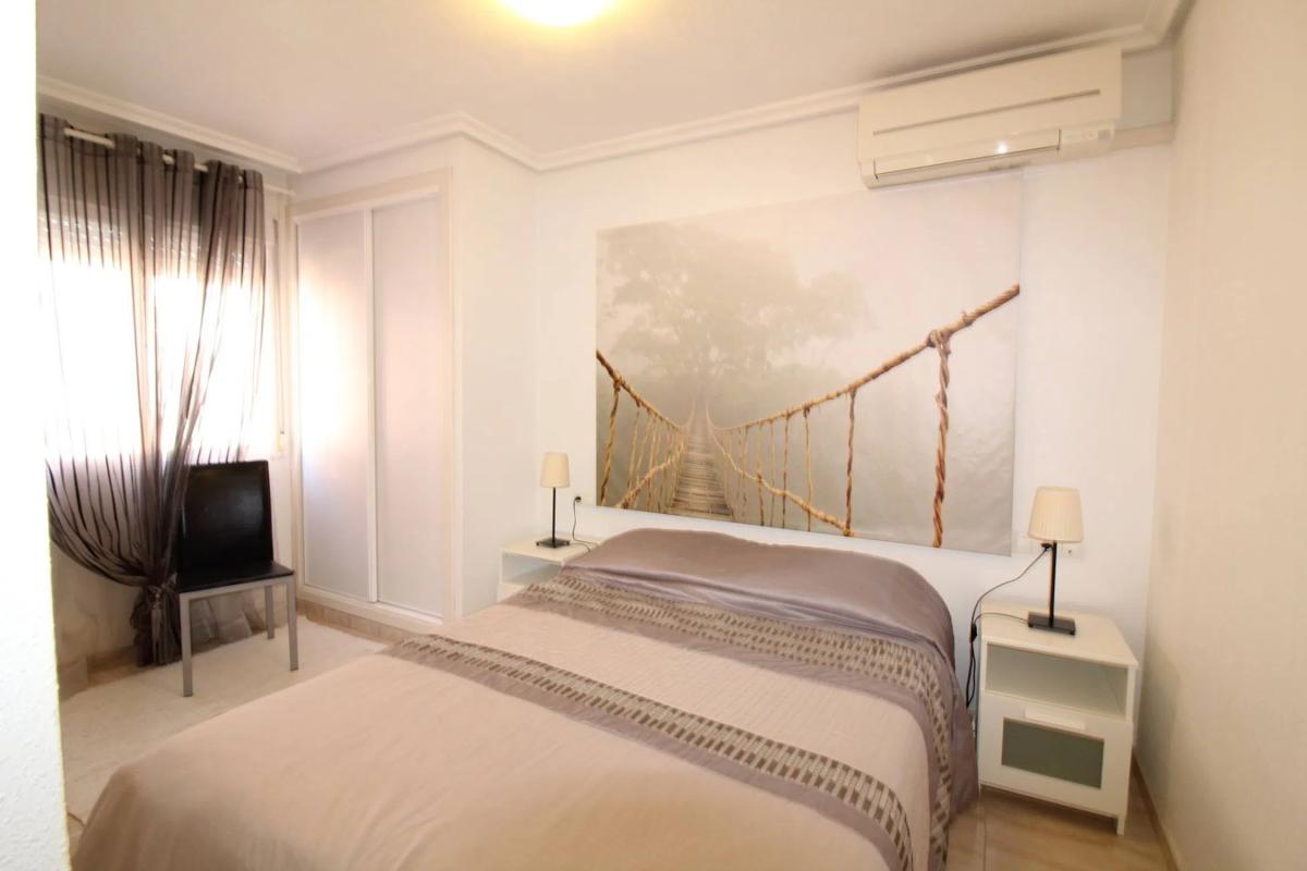 Venta de piso en Barrio El Molino, Torrevieja
photo 2