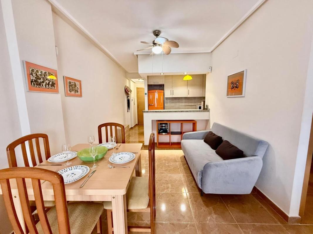Venta de piso en Calle Joaquín Chapaprieta, Torrevieja
photo 2