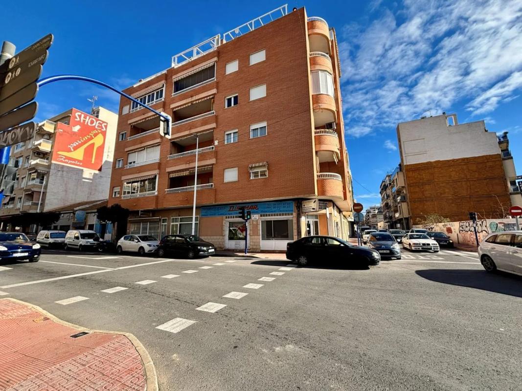 Venta de piso en Calle Villa Madrid, Torrevieja
 photo 2