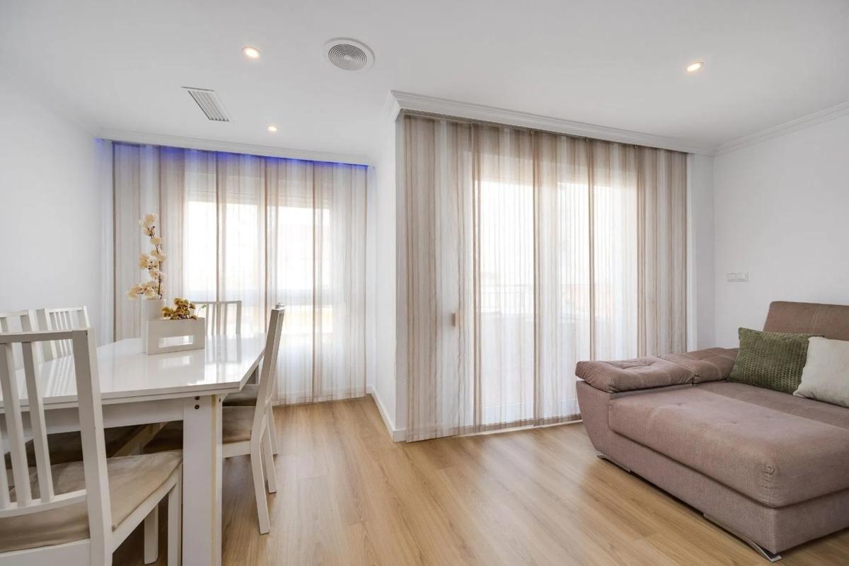 Sale of apartment in Barrio Centro - Muelle Pesquero, Torrevieja
photo 3