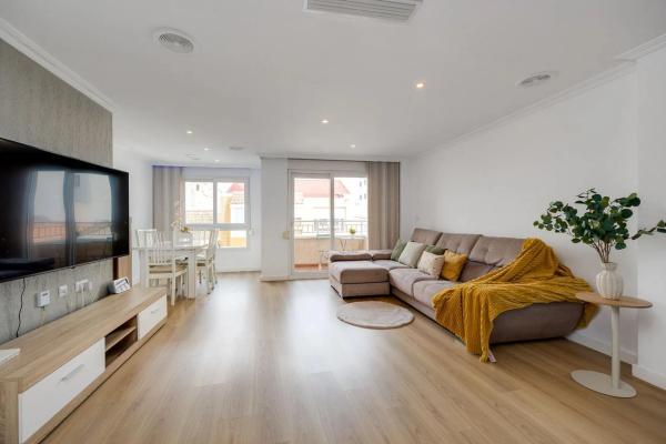 Venta de piso en CL SAN PASCUAL, Torrevieja
 photo 1