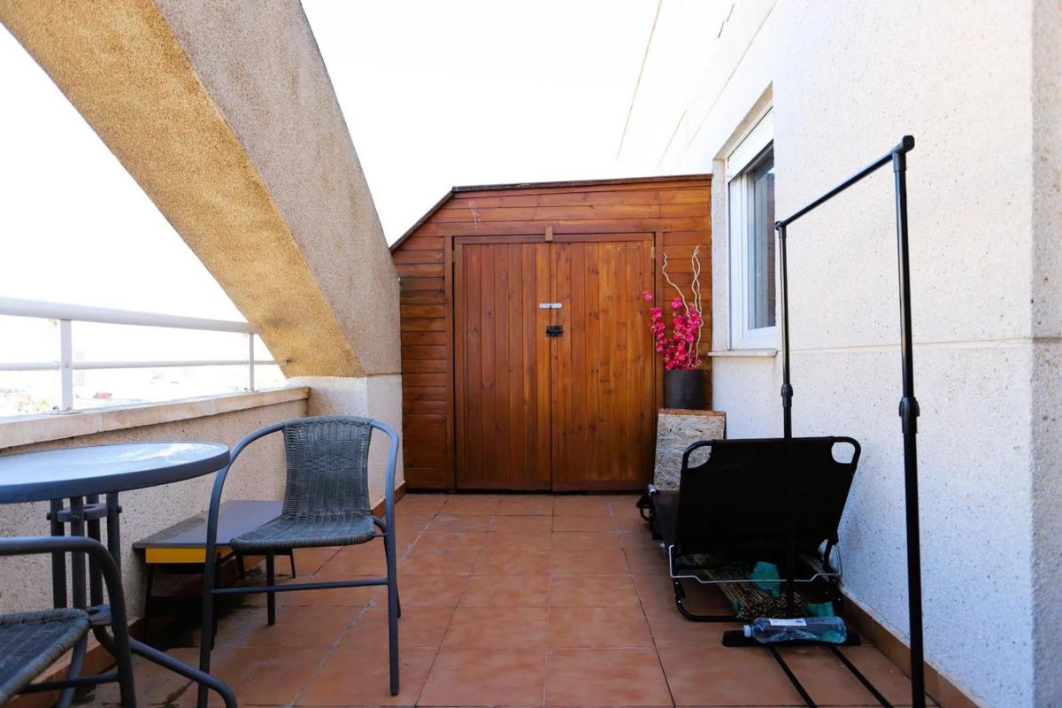 Venta de ático en  Calle d Manuel Martinez Guirao, Torrevieja photo 2