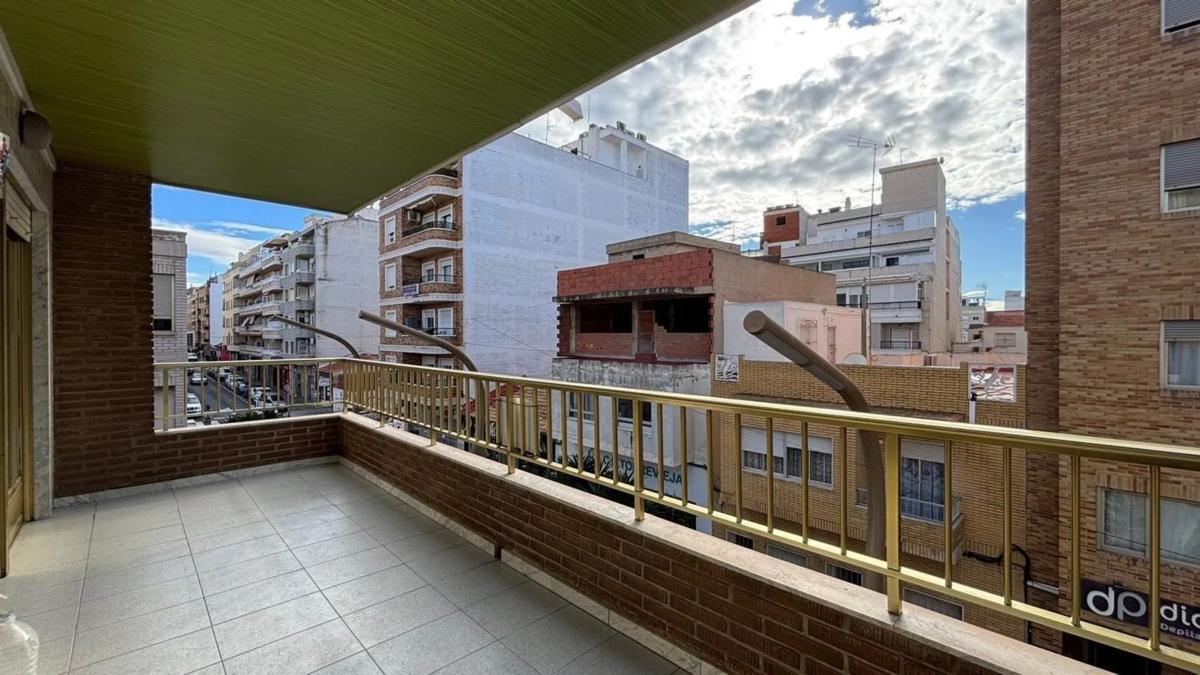 Venta de piso en Calle Caballero de Rodas, 93, Torrevieja
photo 2