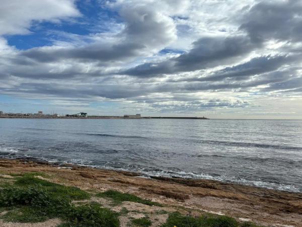 Продажа квартиры на Barrio Playa de los Náufragos, Торревьеха
 photo 1