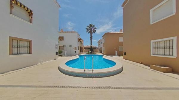 Продажа квартиры на Calle Mar Menor, Торревьеха
 photo 1