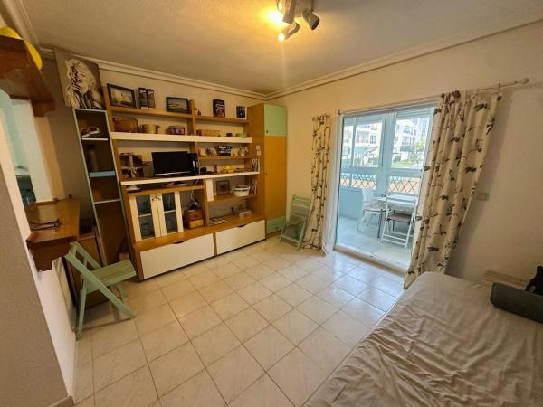 Sale of flat in Calle Mar del Norte, 1, Torrevieja
photo 1