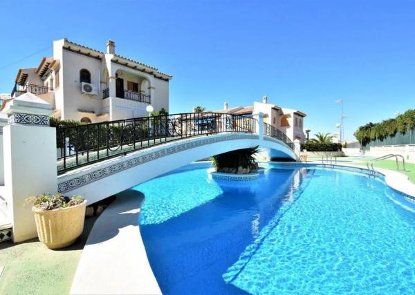 Sale of flat in Calle Mar del Norte, 1, Torrevieja
thumbnail 2