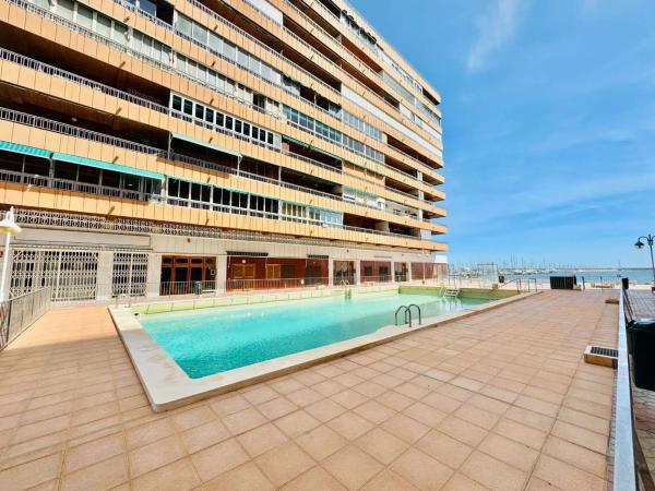 Sale of flat in Avenida Doctor Gregorio Marañón, Torrevieja
photo 1