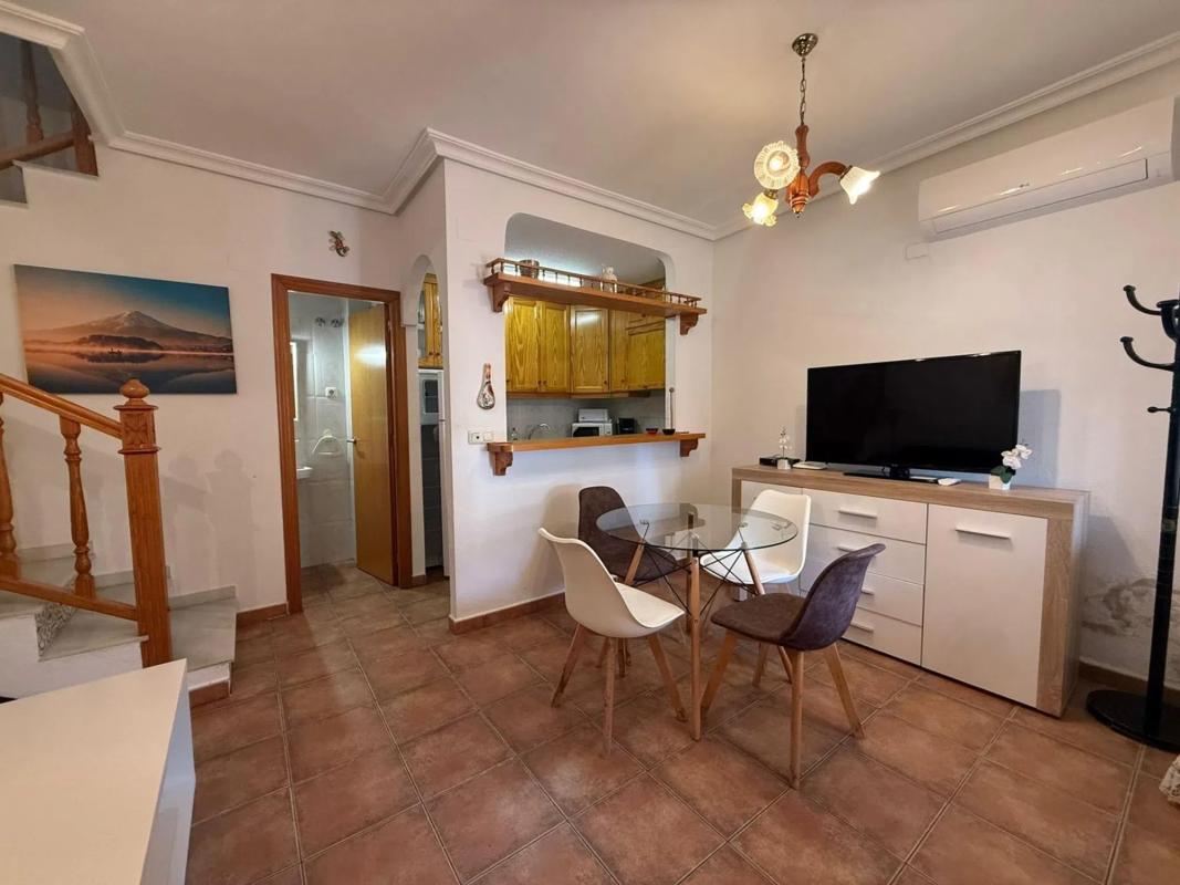 Sale of independent chalet in Barrio El Acequión, Torrevieja
photo 1