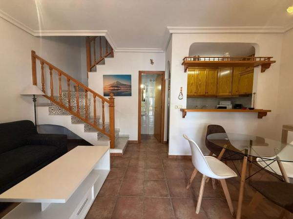 Chalet wolnostojący na sprzedaż w Barrio El Acequión, Torrevieja thumbnail 1
