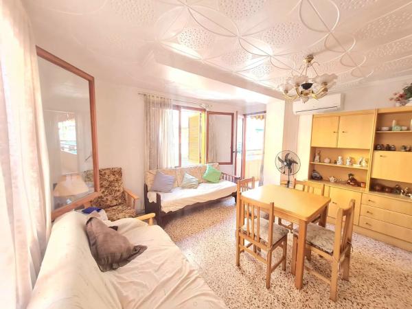 Sale of flat in Barrio El Acequión, Torrevieja
thumbnail 2