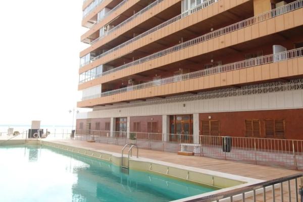 Sale of flat in Avenida Doctor Gregorio Marañón, Torrevieja
thumbnail 2