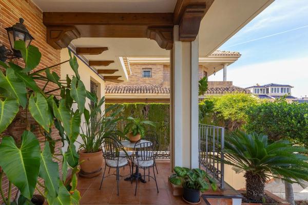 Chalet wolnostojący na sprzedaż w  Calle Mar Negro, Torrevieja photo 3