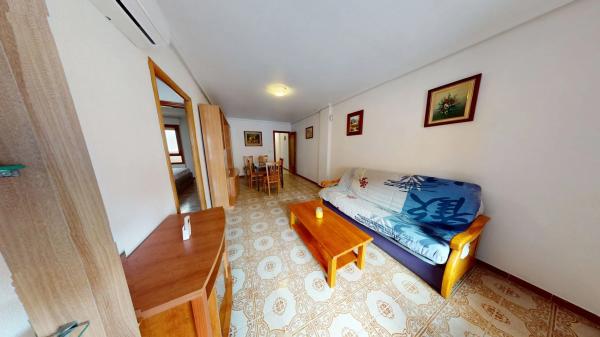 Sale of flat in CL SAN MIGUEL DE SALINAS, 7, Torrevieja
photo 1