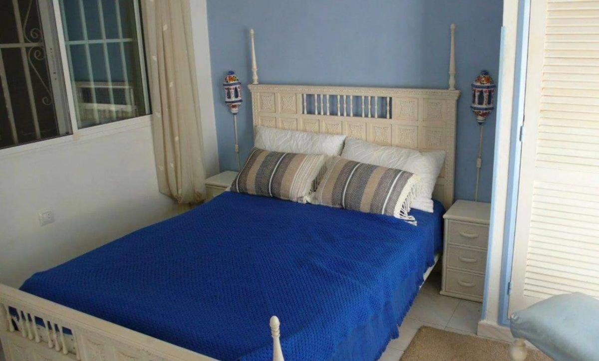 Sale of townhouse in  Calle Oviedo , Torrevieja photo 2