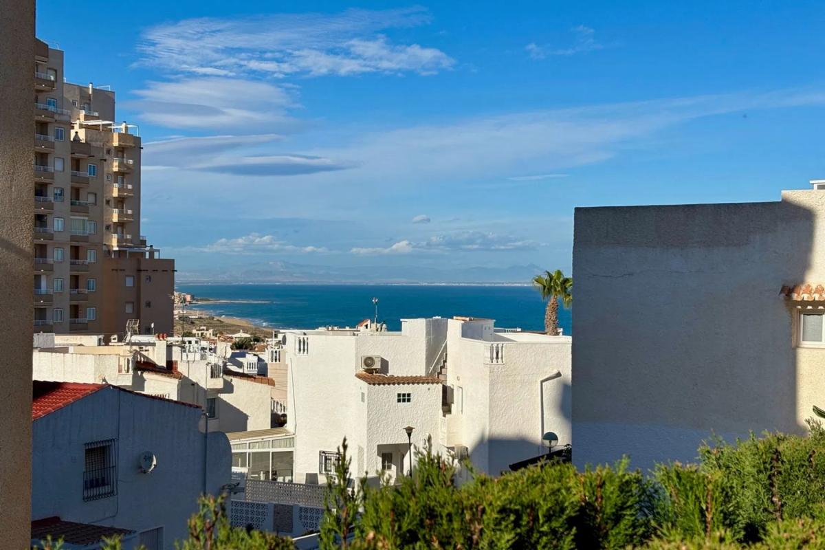Sale of apartment in Barrio Cabo Cervera, Torrevieja
 photo 5