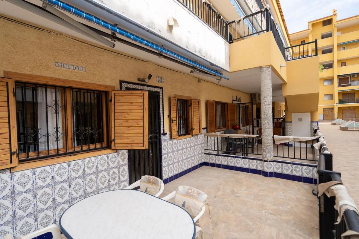 Sale of townhouse in Avenida Suiza , Torrevieja photo 4