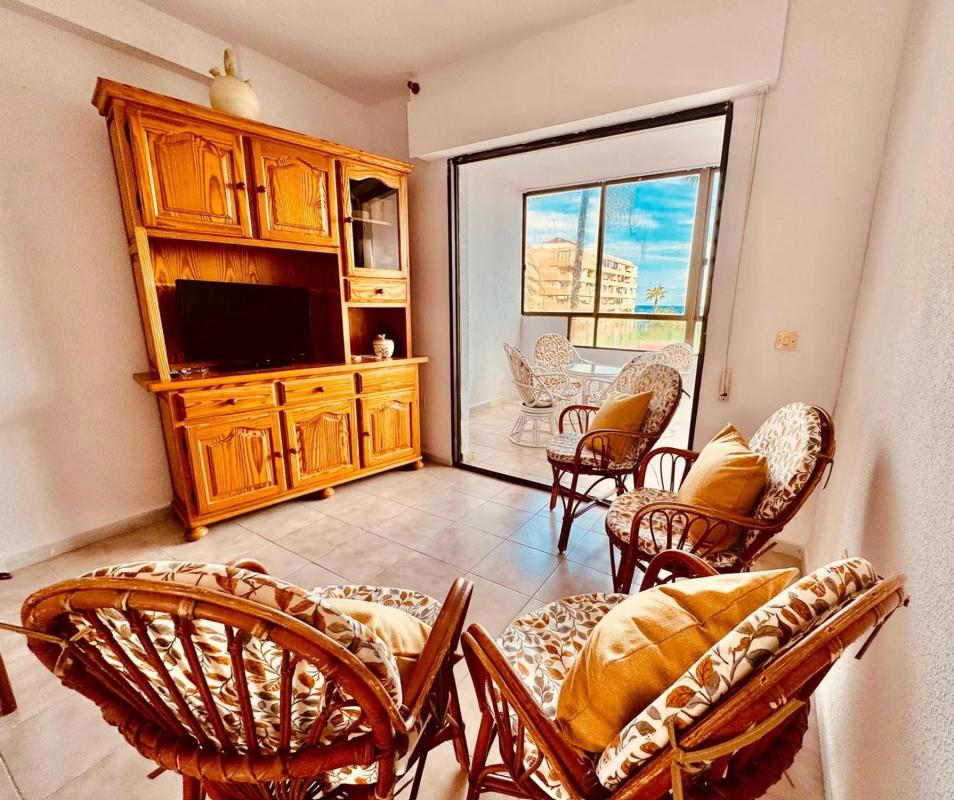 Venta de piso en Barrio Cabo Cervera, Torrevieja
photo 1