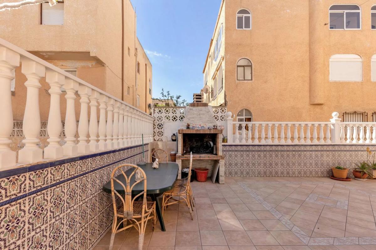 Sale of townhouse in Avenida de Soria , Torrevieja photo 5