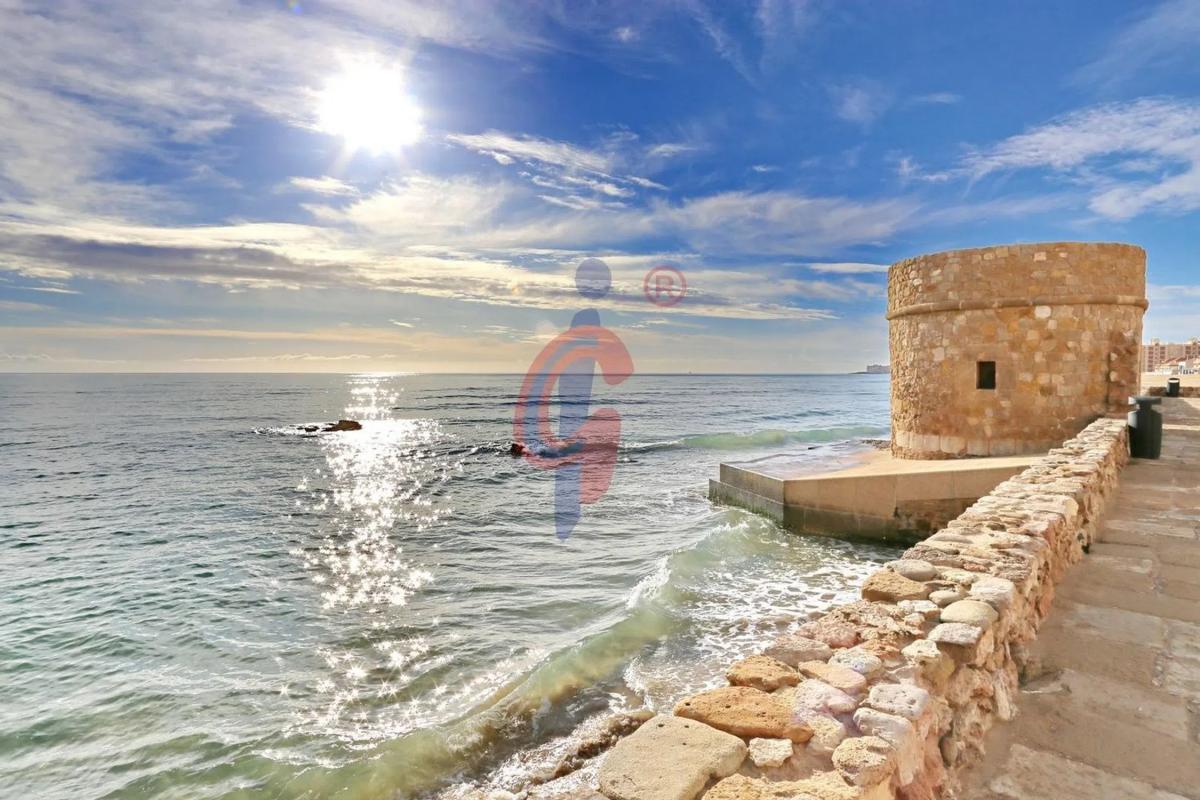 Продажа квартиры на Calle Tiburón, 5, Торревьеха
photo 2