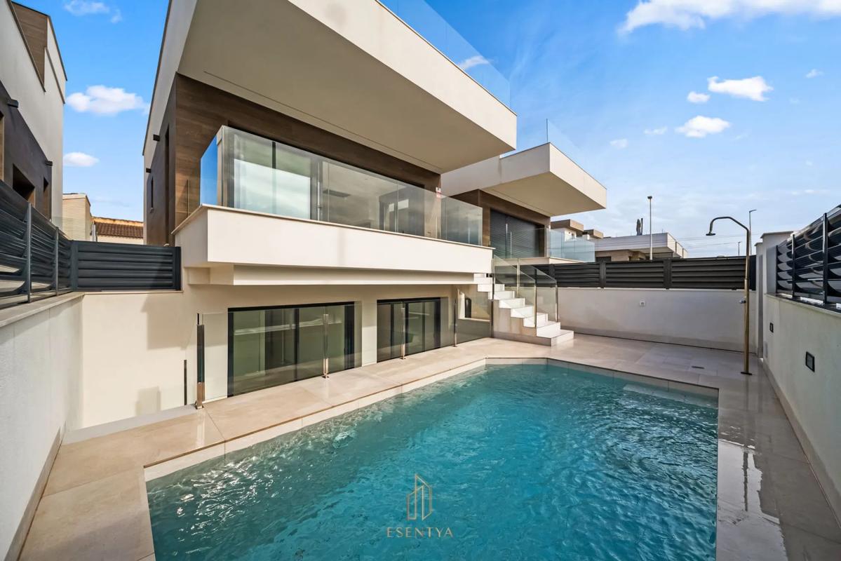 Venta de chalet independiente en Avenida Suiza, Torrevieja
 photo 5