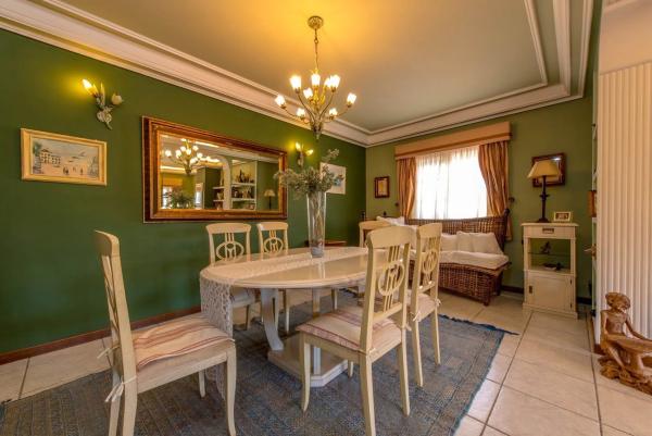 Chalet independiente en venta en Calle de los Ficus, Torrevieja
photo 1