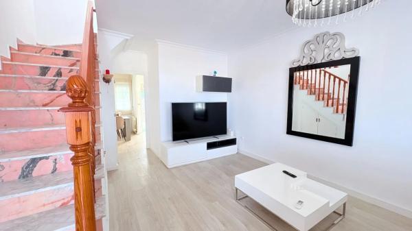 Chalet independiente en venta en Barrio Cabo Cervera, Torrevieja
thumbnail 1