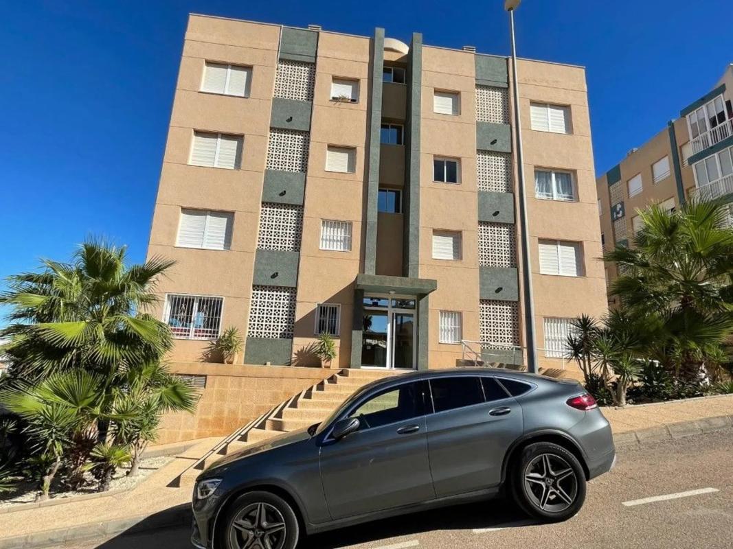 Venta de piso en Calle Almería, Torrevieja
photo 1